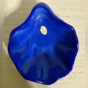 Fenton Opaque Cobalt Blue Sea Shell